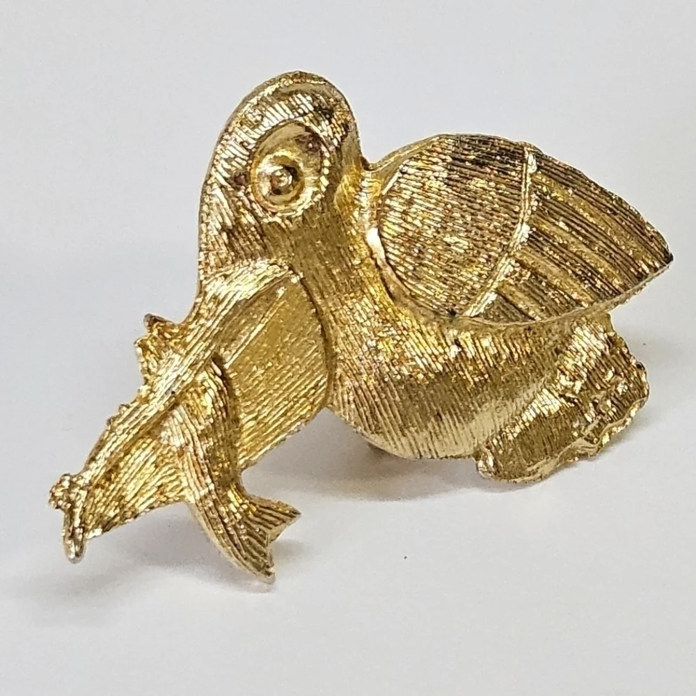 VINTAGE Glamour Signed MCM Gold-Tone Pelican & Fish Bird Pin Brooch Unique